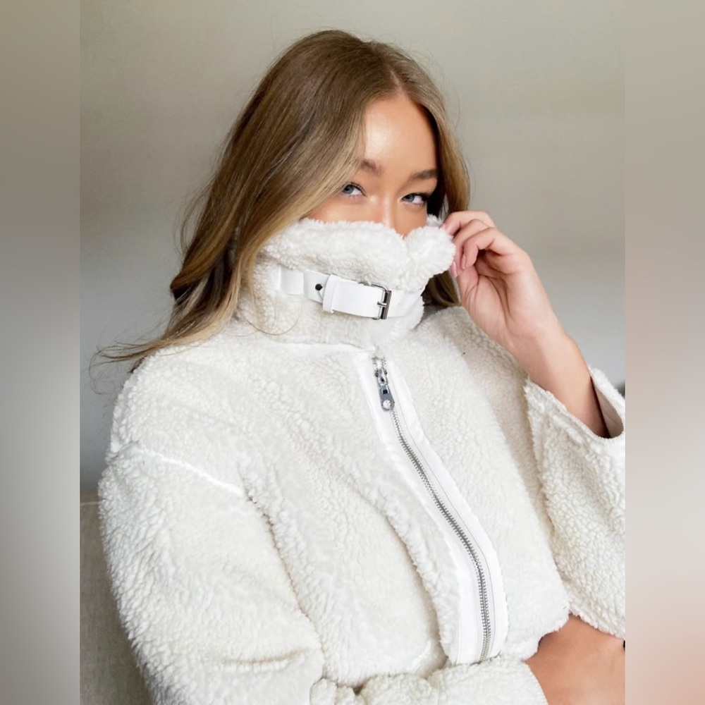 Like New QED London Teddy Jacket with Panel Detail in Cream/White